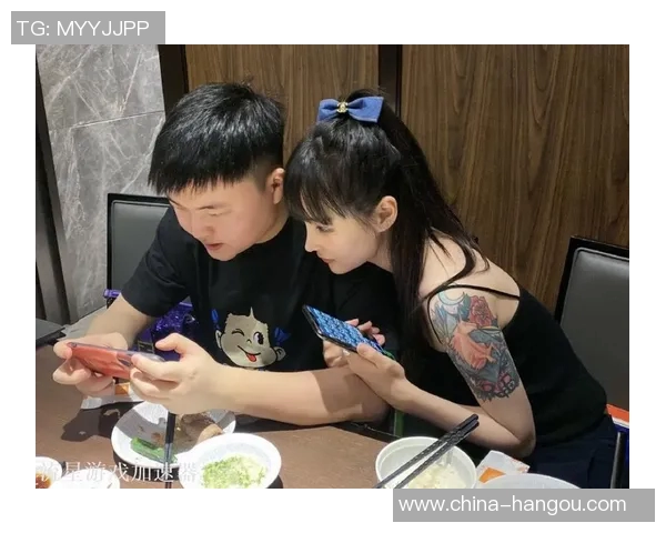 足球明星女友大胆写真曝光引发热议网友热评不断