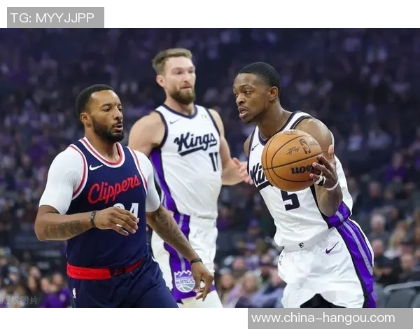 快船与猛龙激战正酣现场直播全程回顾与精彩瞬间分析