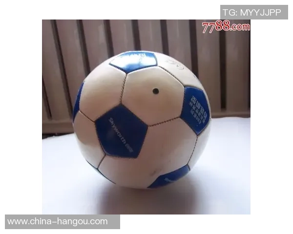 足球明星亲笔签名足球的珍贵收藏与推荐