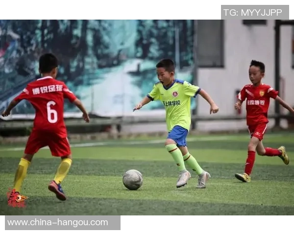 高端足球培训助力青少年成才打造未来足球明星的摇篮与平台